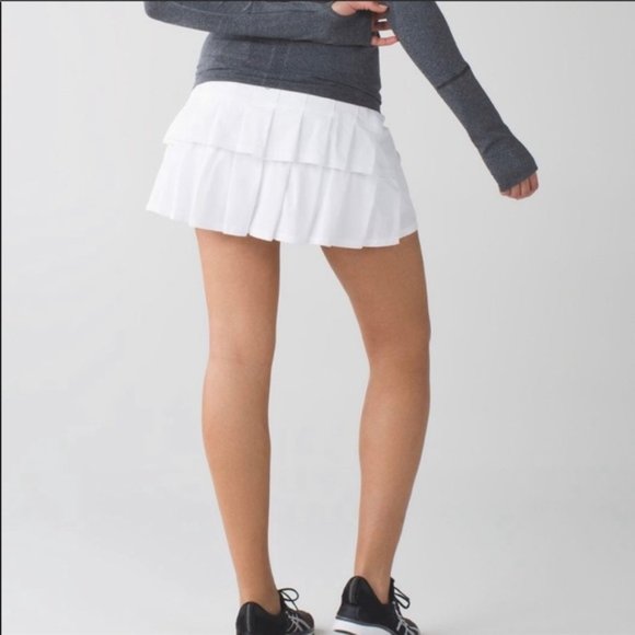 lululemon athletica Dresses & Skirts - RARE Lululemon PACE SETTER white tennis skirt sz 10